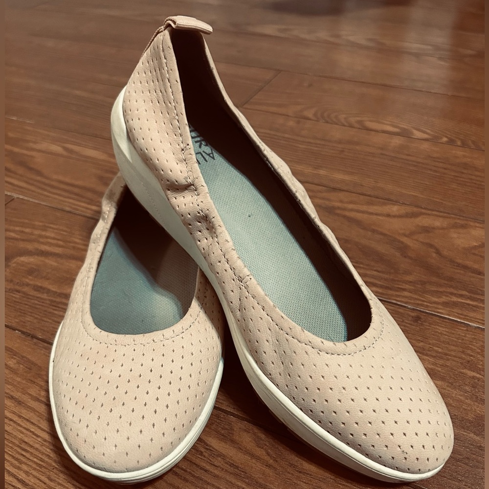 Naturalizer Blush Pink Slip In Shoes